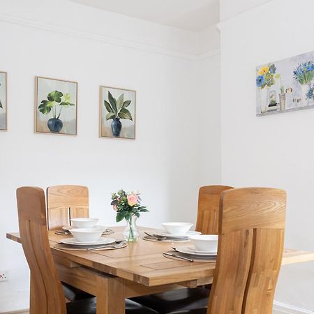Bright & Modern 3 Bedroom Old Trafford Home Manchester Kültér fotó
