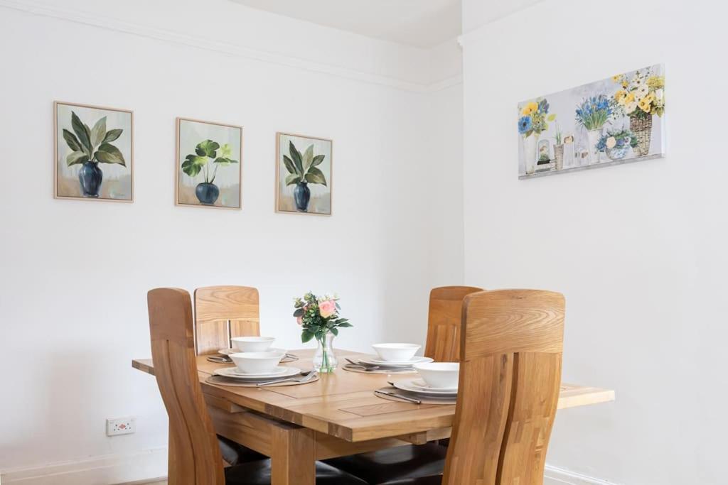 Bright & Modern 3 Bedroom Old Trafford Home Manchester Kültér fotó