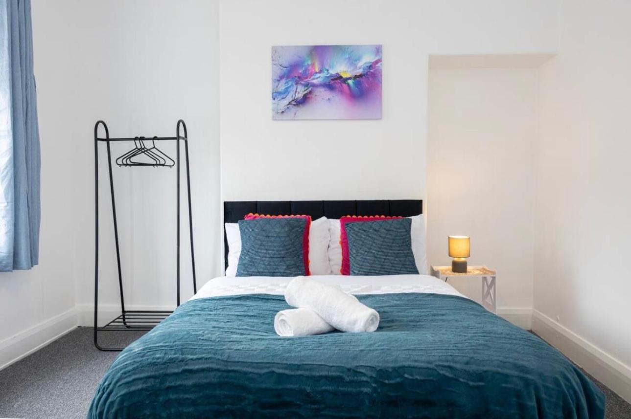 Bright & Modern 3 Bedroom Old Trafford Home Manchester Kültér fotó